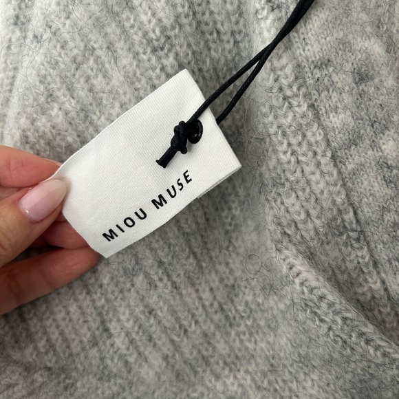 Miou Muse  Twist-Back Sweater in Soft Gray - Picture 4 of 10